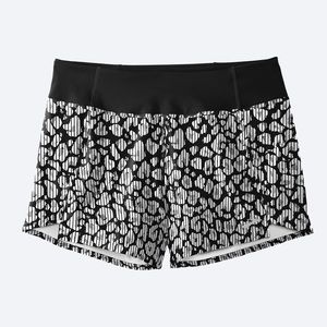 Brooks Running Chaser 5” Short, color Cosmic Cheetah. Size medium NWT